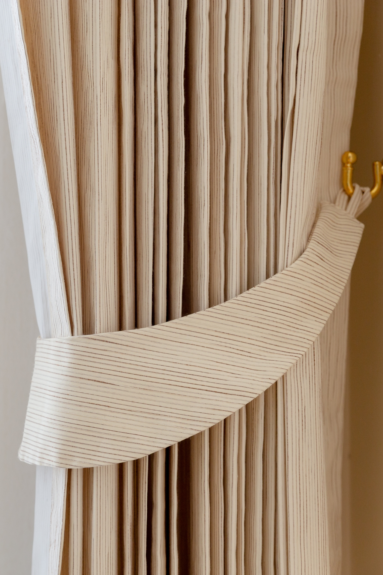 Luxury Curtain Design